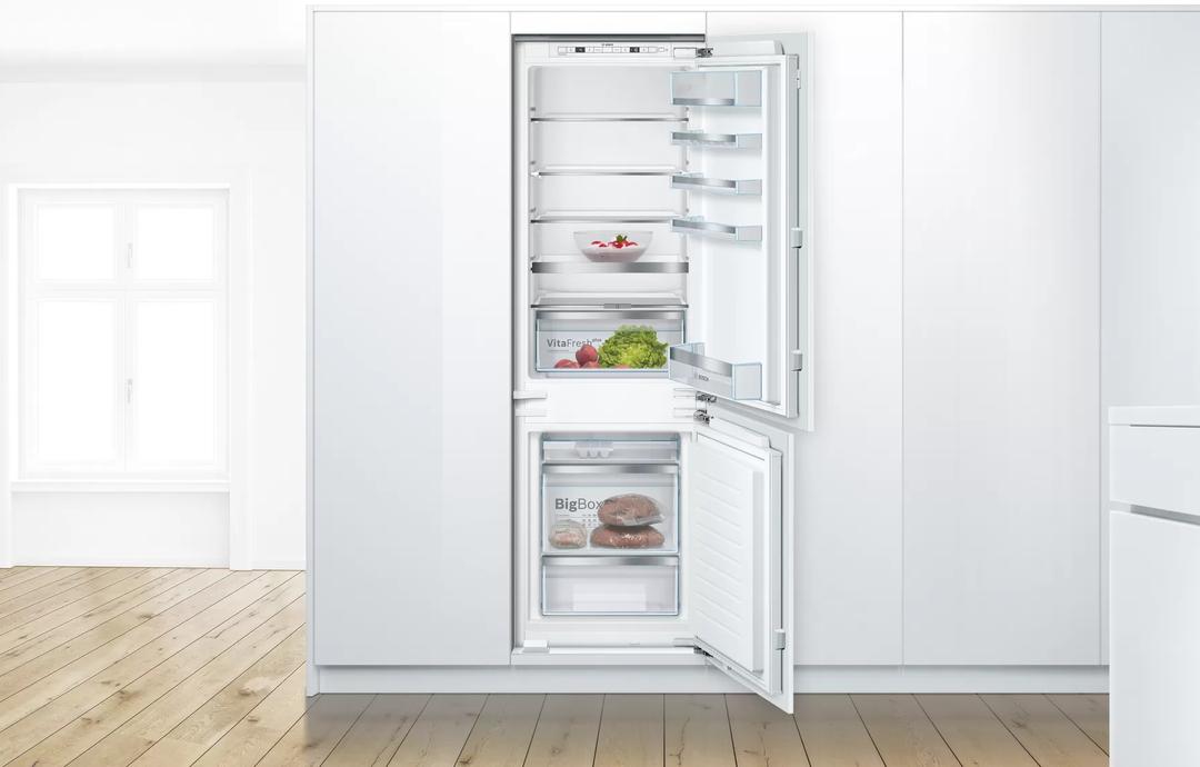 ХЛАДИЛНИК BOSCH KIS86AFE0 - Мостра, без опаковка - обвит в стреч фолио