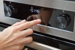 Печка GORENJE GECS5C70WA - В опаковка от друг модел, стреч фолио thumbnail 2