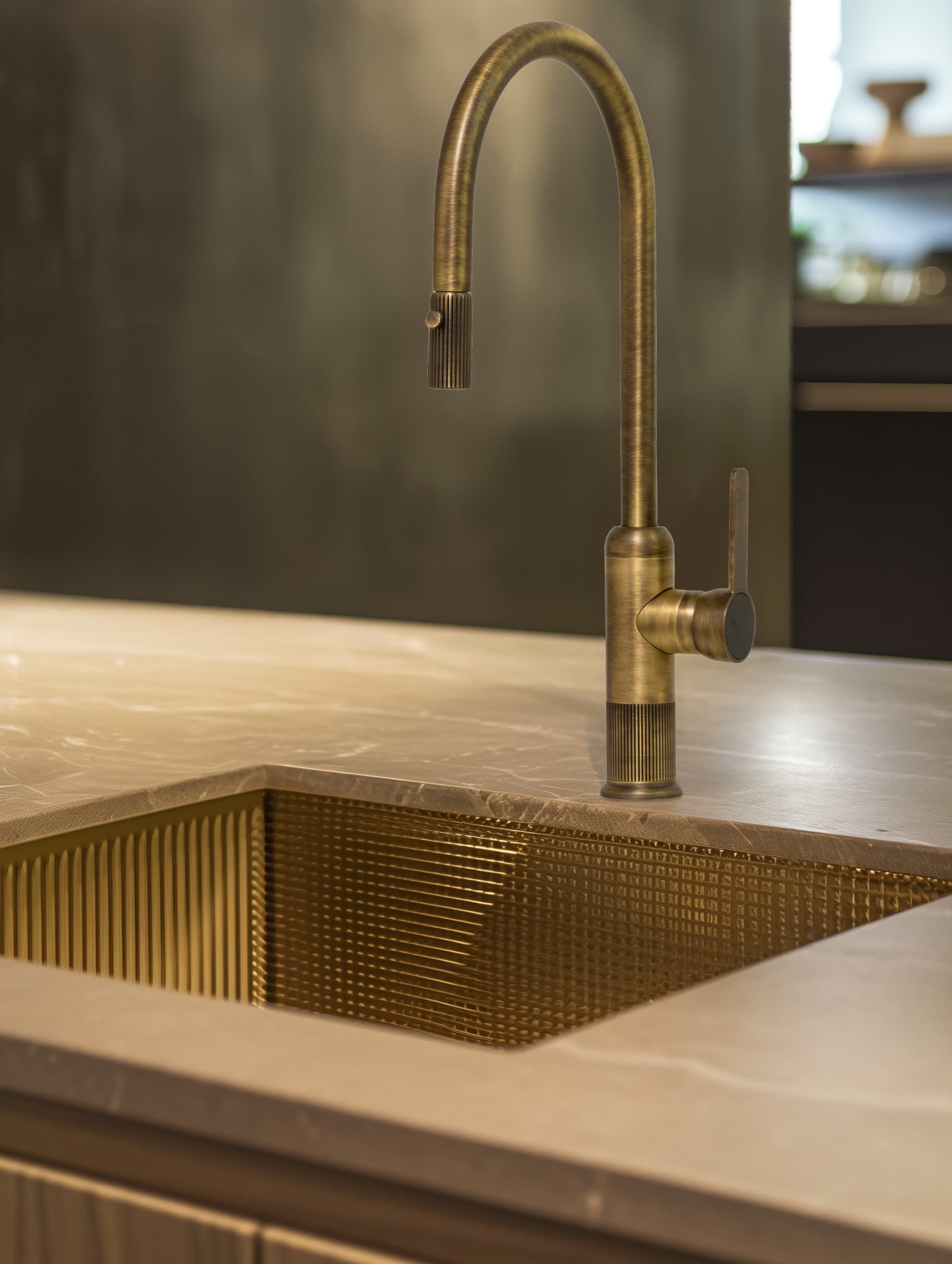 СМЕСИТЕЛ VICARIO ARMANDO LUMIERE 400785AB