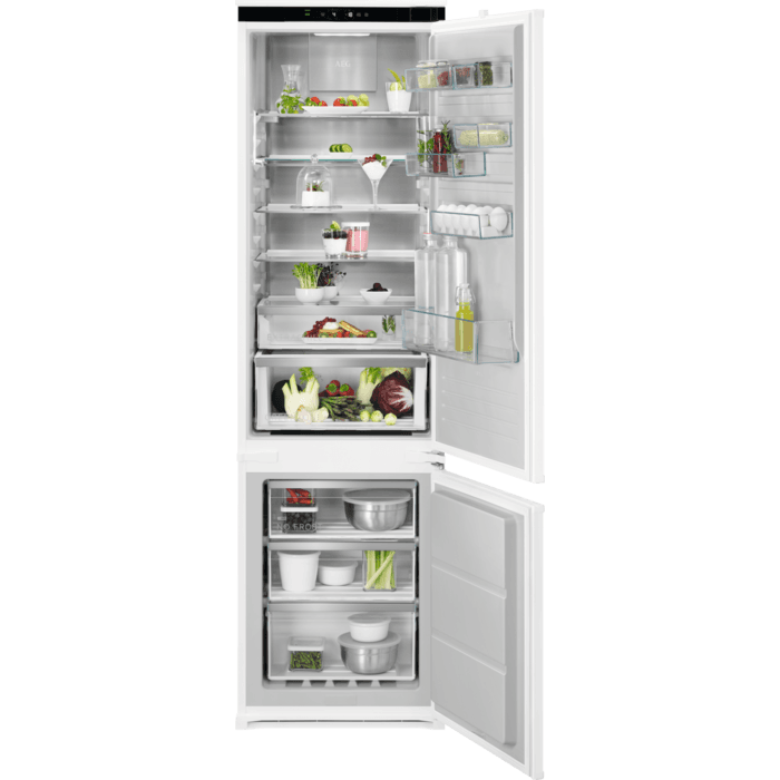 ХЛАДИЛНИК AEG NSC8M191DS