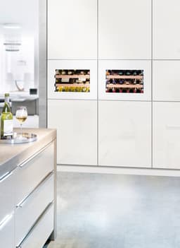 ВИНООХЛАДИТЕЛ LIEBHERR WKEgw 582 thumbnail 2